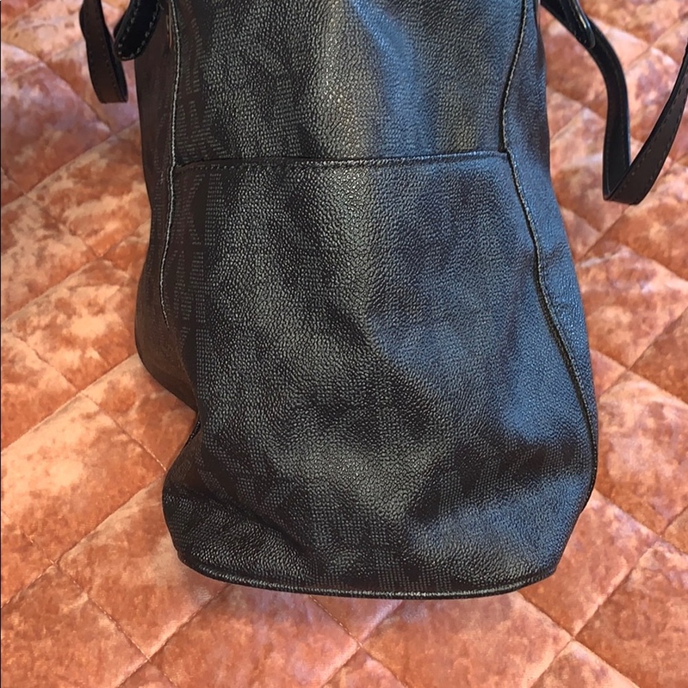 Authentic Michael Kors Handbag - image 7
